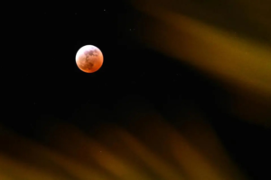 Lua Vermelha